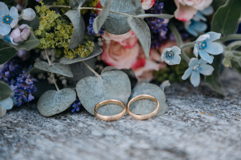 Detailaufnahme Eheringe – Hochzeitsreportage Vavrova Photography