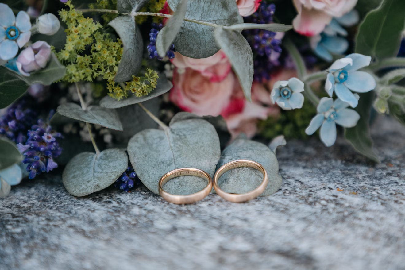 Detailaufnahme Eheringe – Hochzeitsreportage Vavrova Photography